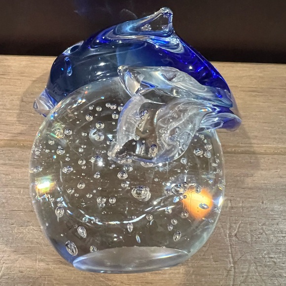 Handblown Glass Dolphin on controlled bubble base. Perfect condition. - Picture 6 of 7